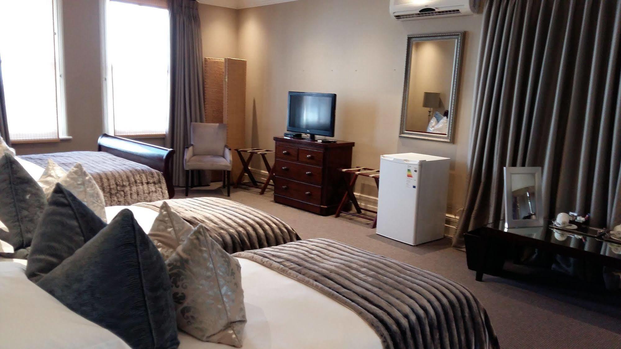 דורבן Quarters Hotel מראה חיצוני תמונה